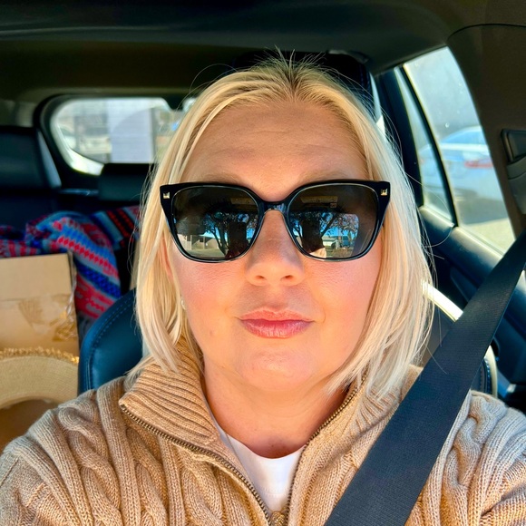 Meet your Posher, Shelby - Picture 2 of 8